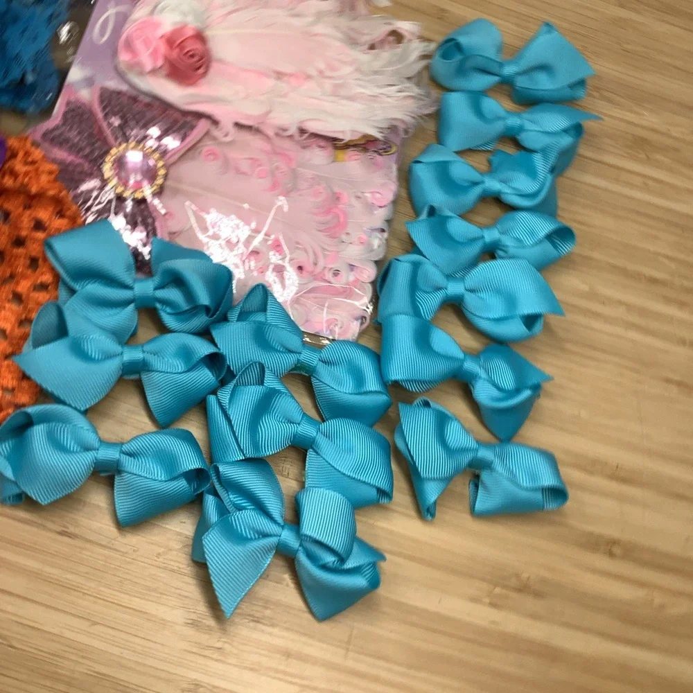 Lot Of 28 Assorted Girl Hair Bows Ribbon and Alligator Clip